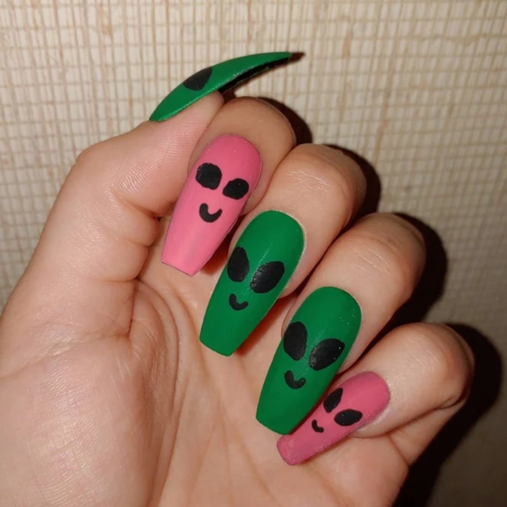 Matte Alien Press On Nails - New Hand Painted Spooky Nails